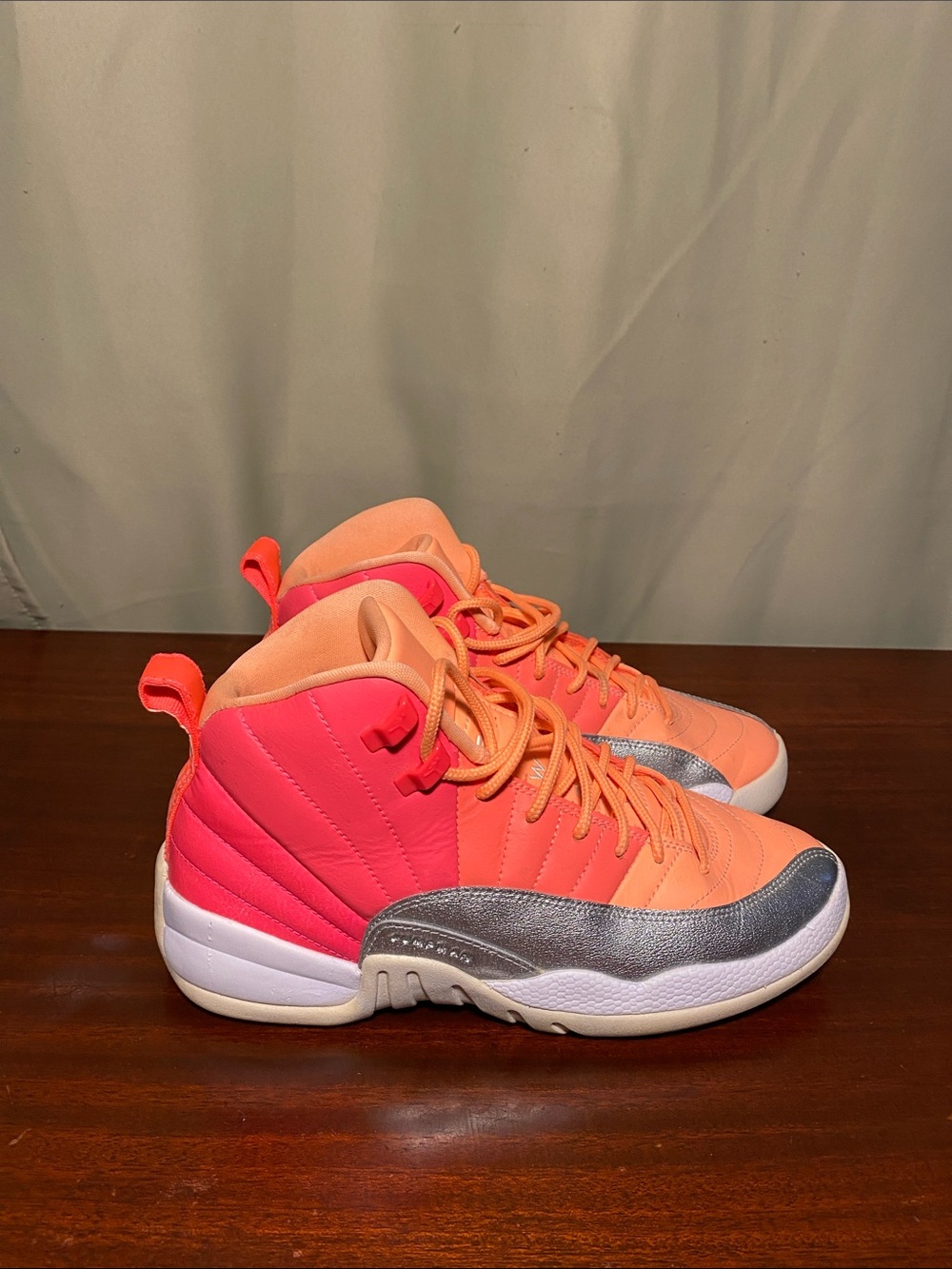 Jordan 12 Retro Sunrise (GS)  Hot Punch 510815-601 size 6.5Y
